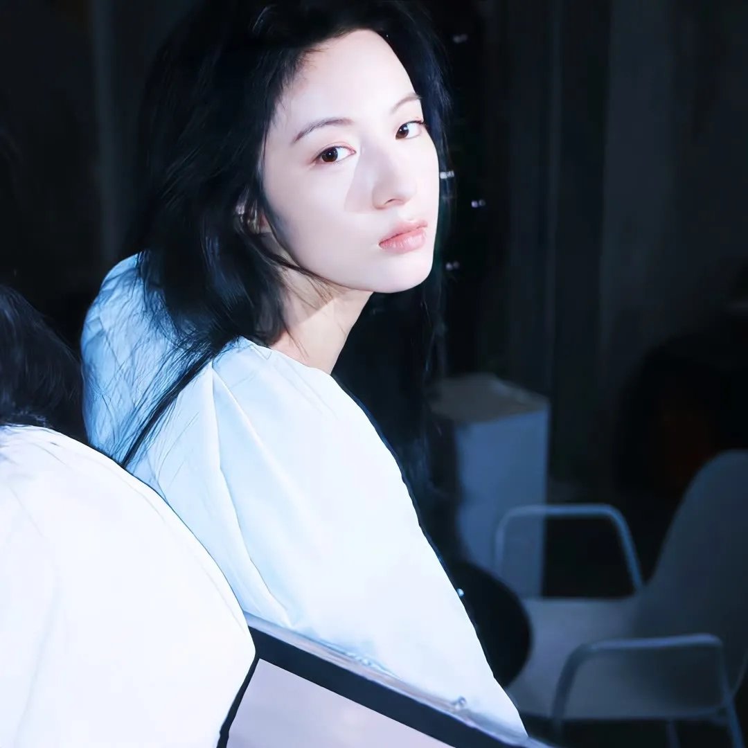 玻璃牢房